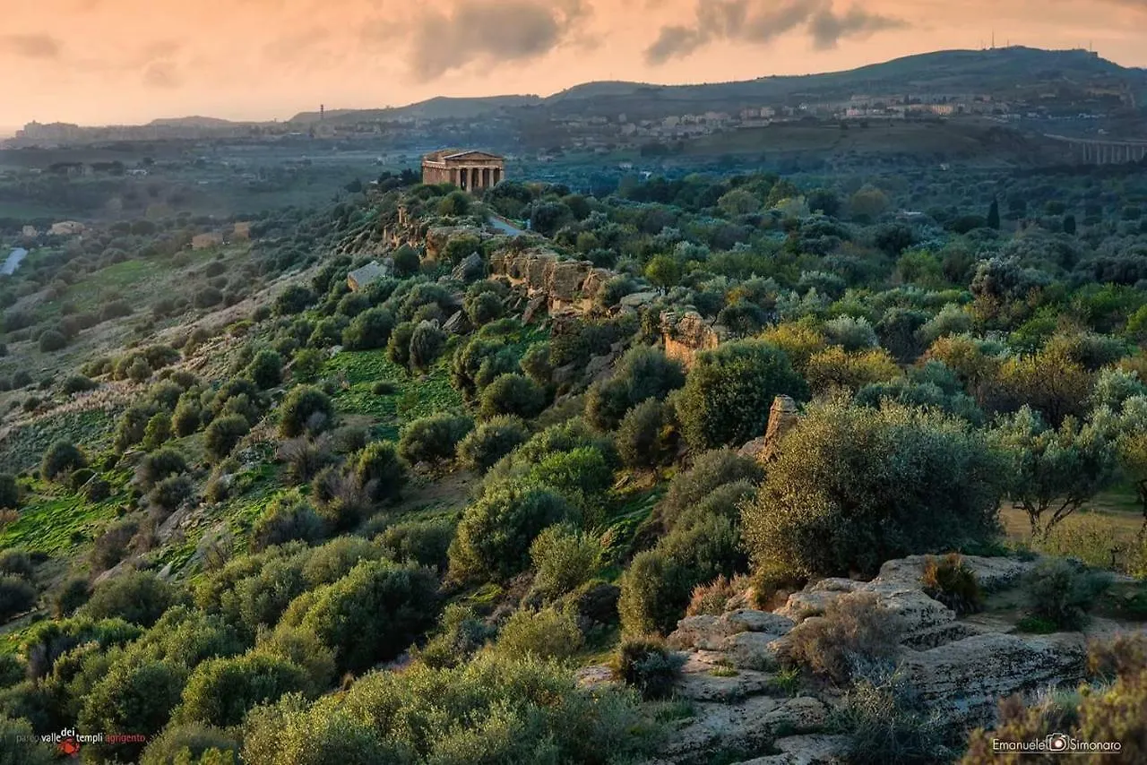 Grotta Dei Greci Villa Agrigento Italy